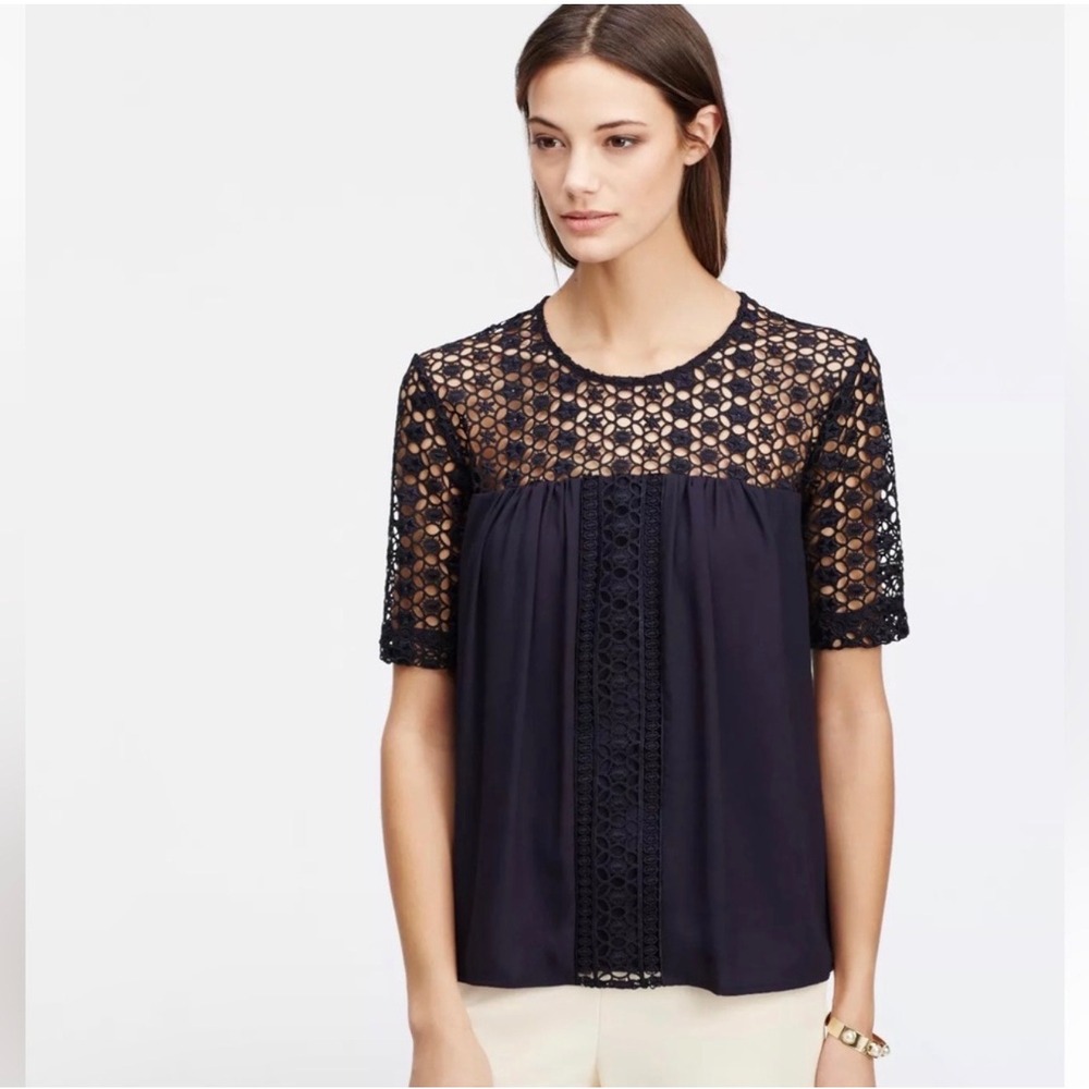 Ann Taylor Lace Yoke Blouse – Size Small – Navy‎ Blue Elegant Short Sleeve Top